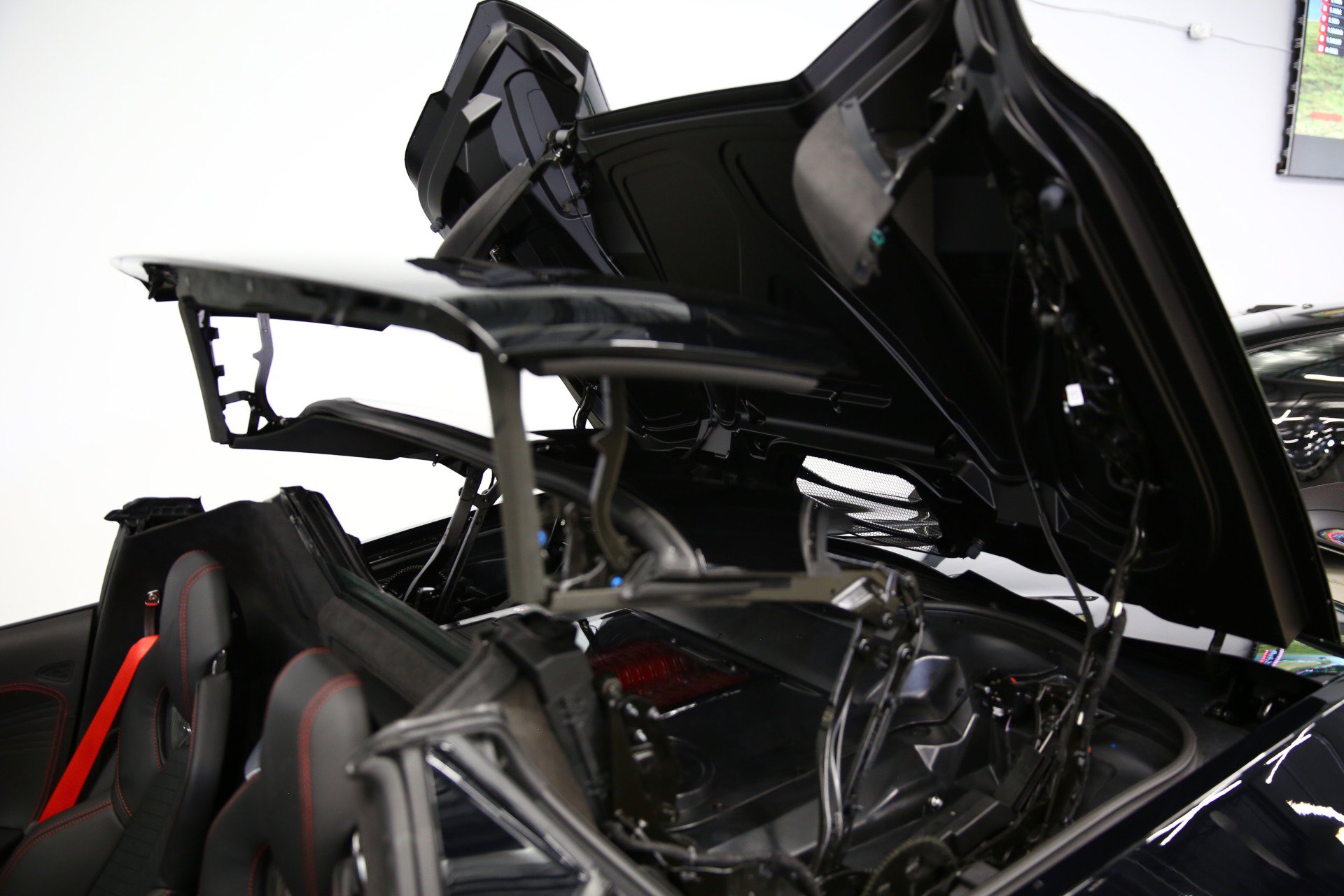 Used 2024 Chevrolet Corvette Z06 w/ Z07 Performance Package RWD image 61