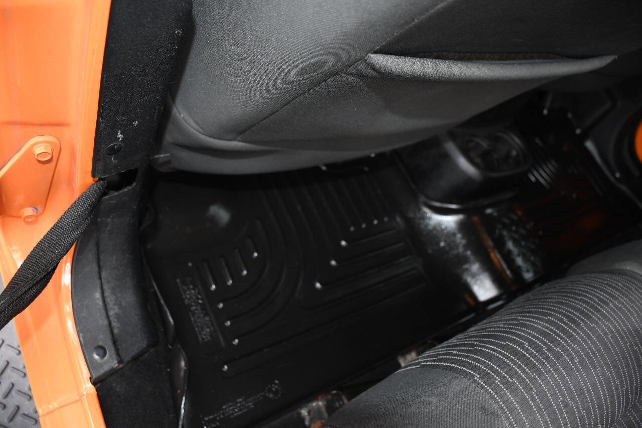 Used 2012 Jeep Wrangler Unlimited Sport image 17