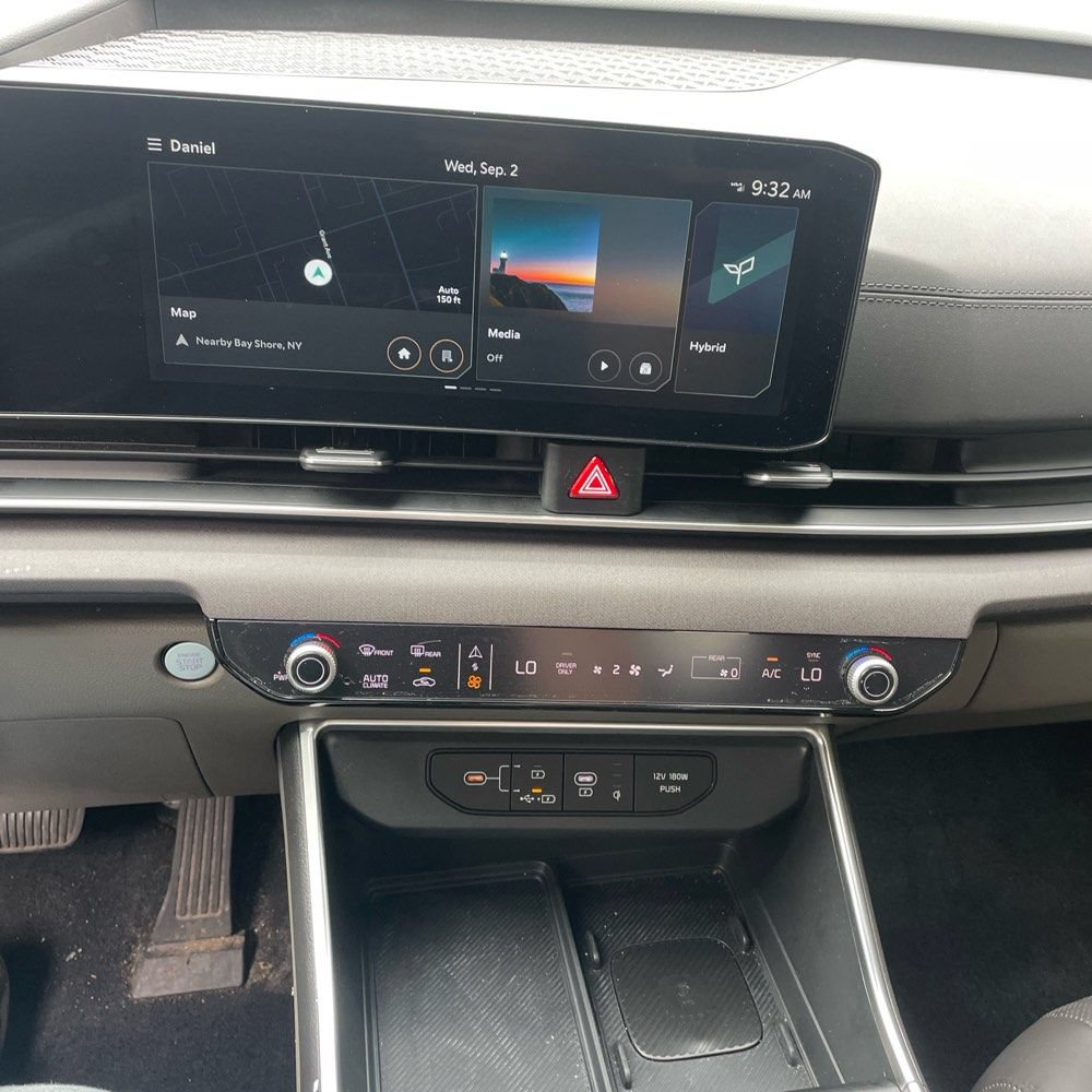 Used 2025 Kia Carnival SX FWD image 20