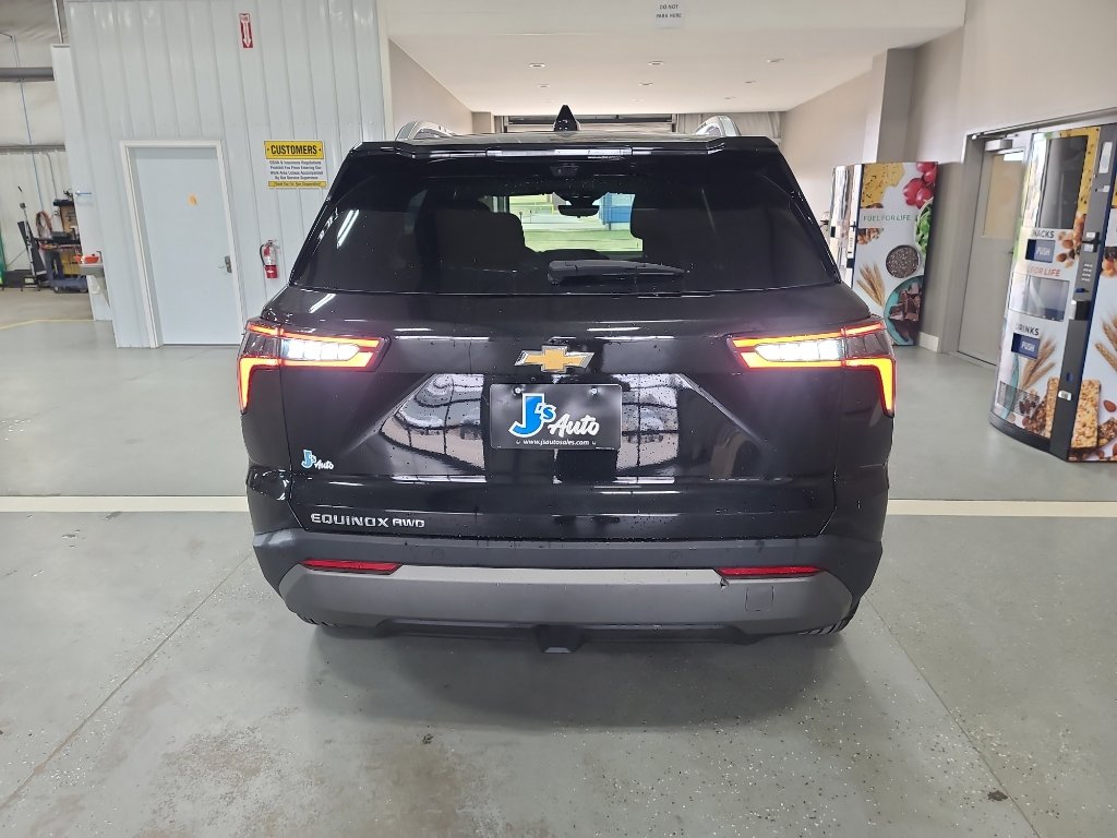 Used 2025 Chevrolet Equinox LT w/ Convenience Package II image 6