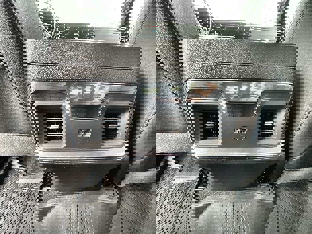 Used 2022 GMC Sierra 1500 SLT w/ SLT Convenience Package image 21