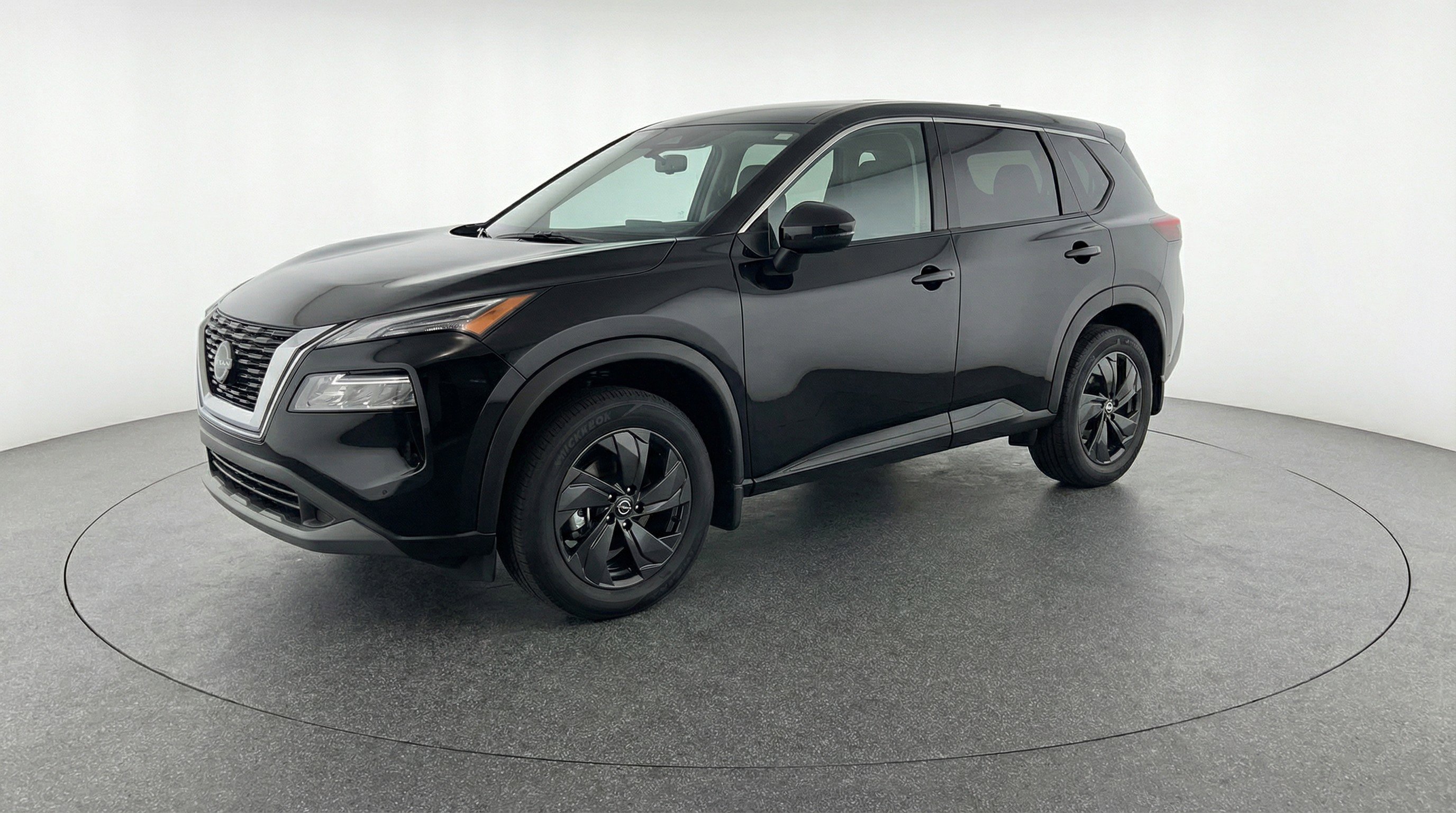 Used 2025 Nissan Rogue SV image 3