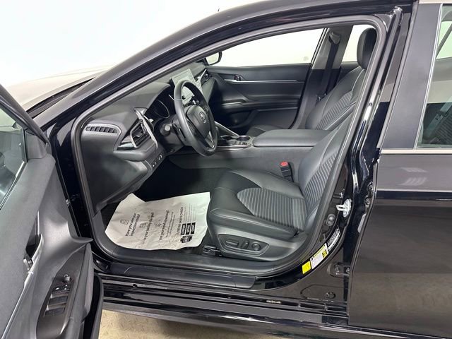 Used 2024 Toyota Camry SE image 15