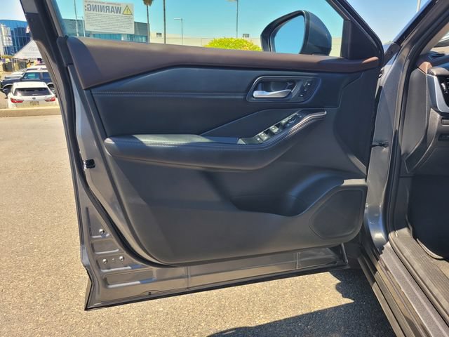 Certified 2023 Nissan Rogue SL w/ SL Premium Package AWD/4WD image 18