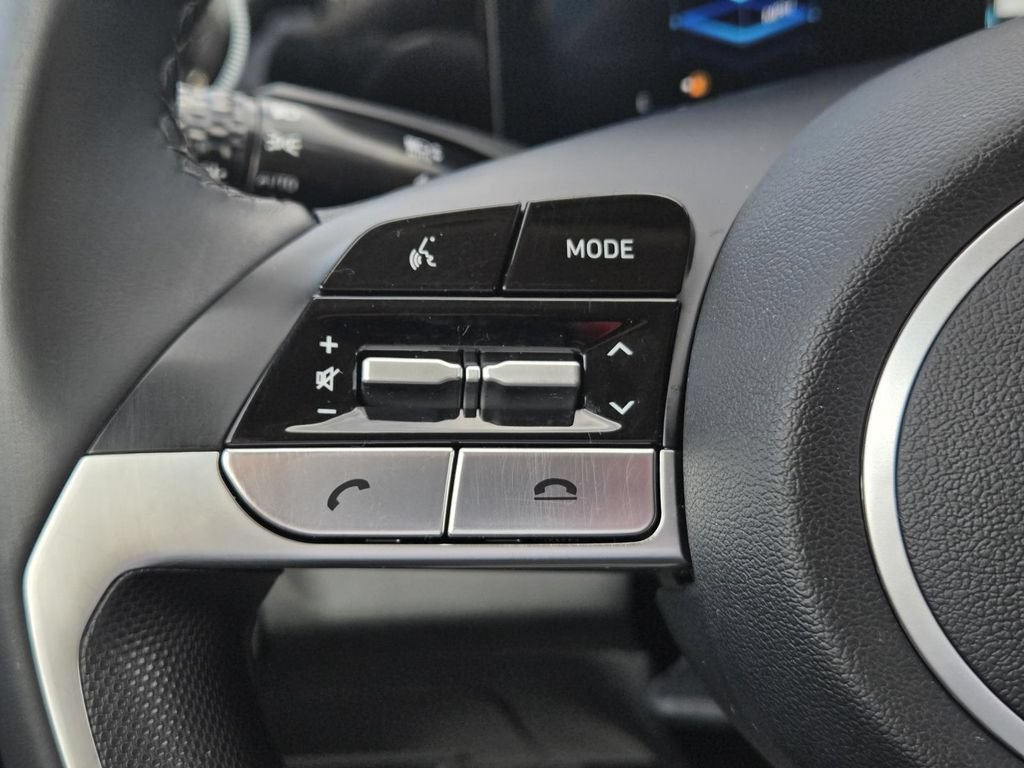Used 2023 Hyundai Elantra Limited FWD image 10