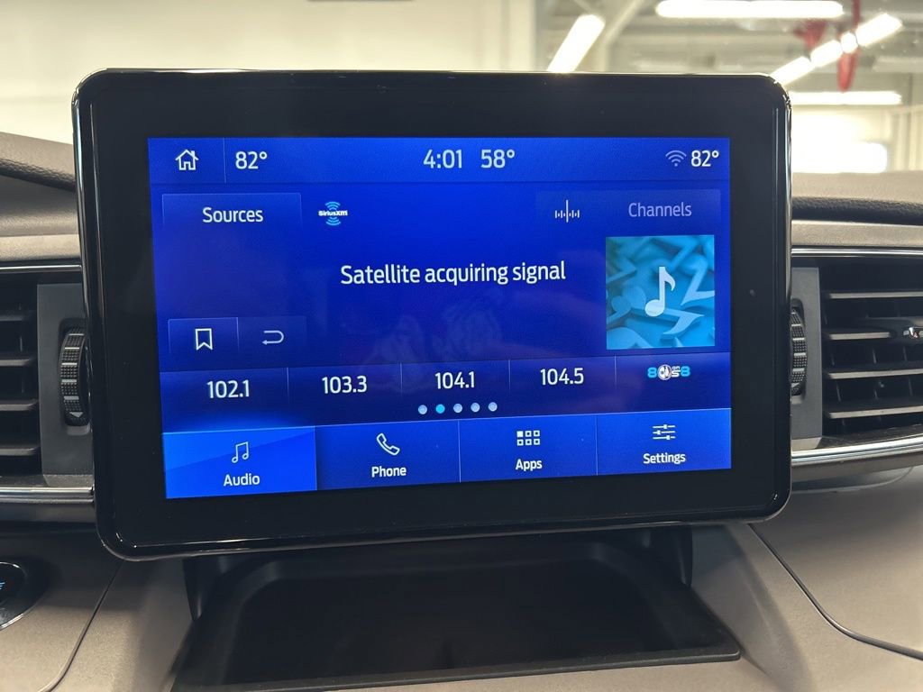 Used 2023 Ford Explorer XLT w/ Equipment Group 202A AWD/4WD image 13