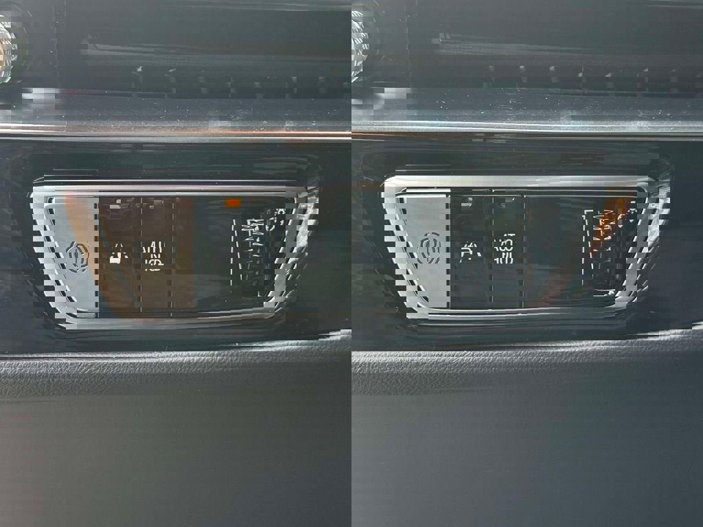 New 2026 Cadillac Lyriq Premium Luxury image 20