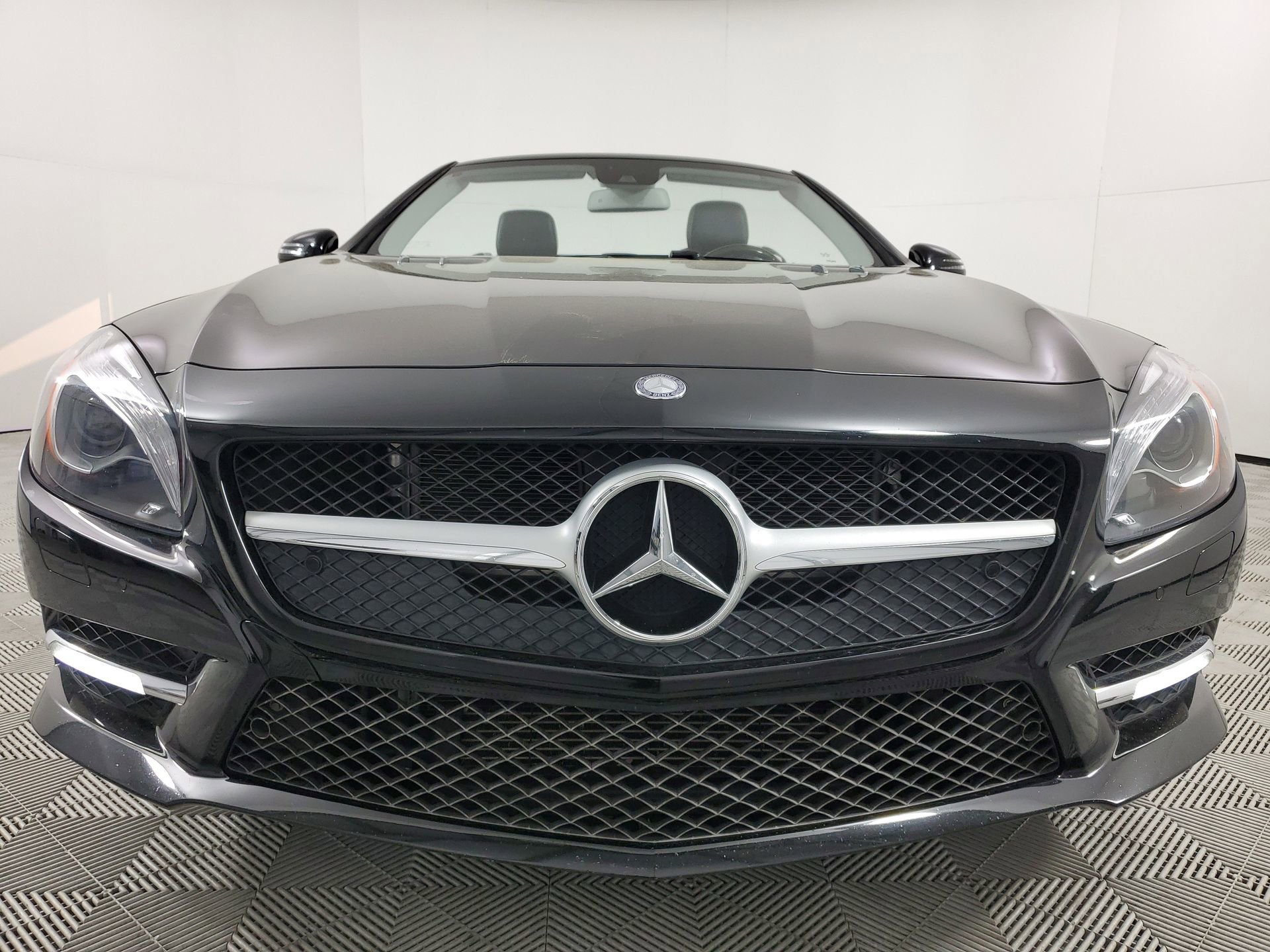Used 2014 Mercedes-Benz SL 550 image 3
