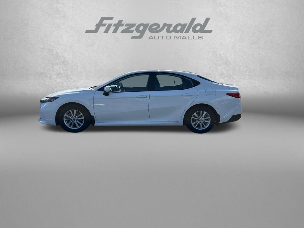 Used 2025 Toyota Camry LE FWD image 4