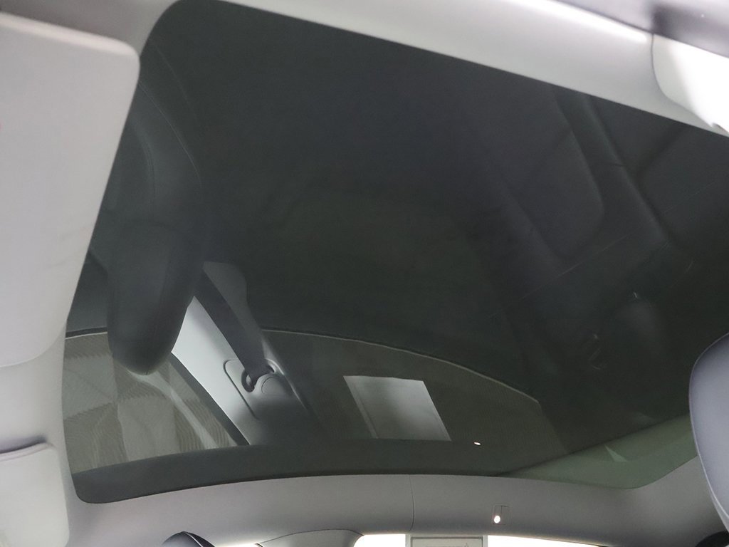 Used 2023 Tesla Model Y Long Range image 16