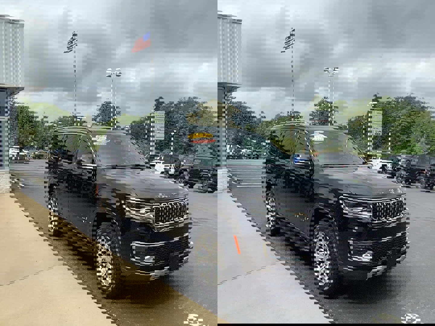 Used 2022 Jeep Wagoneer Series II image 3