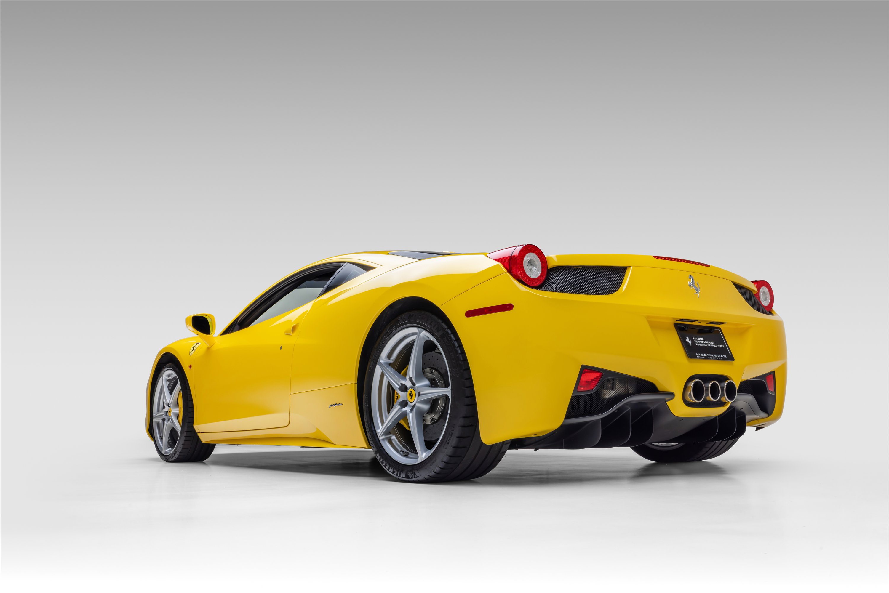 Used 2012 Ferrari 458 Italia Coupe image 9