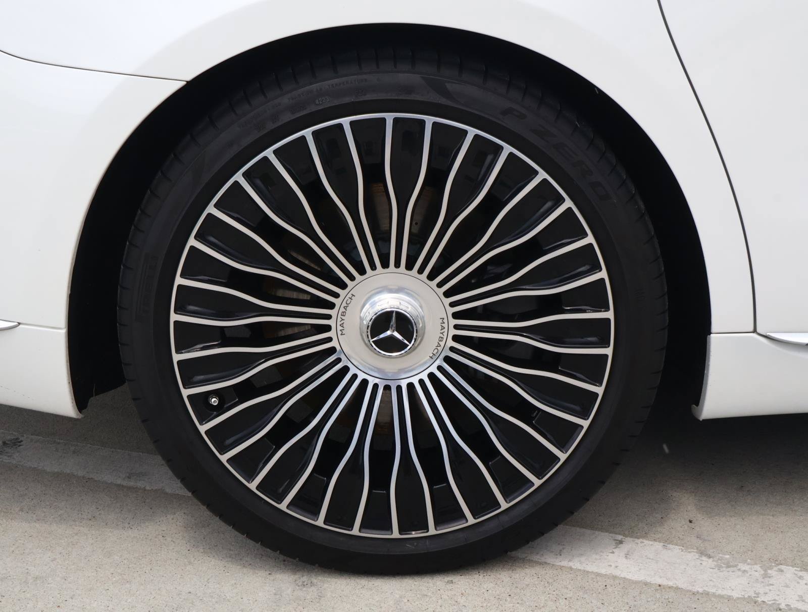 Used 2024 Mercedes-Benz Maybach S 580 4MATIC image 9