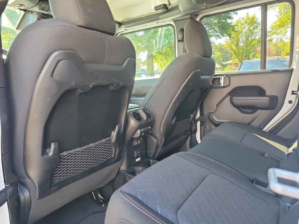 Used 2026 Jeep Gladiator Mojave AWD/4WD image 16