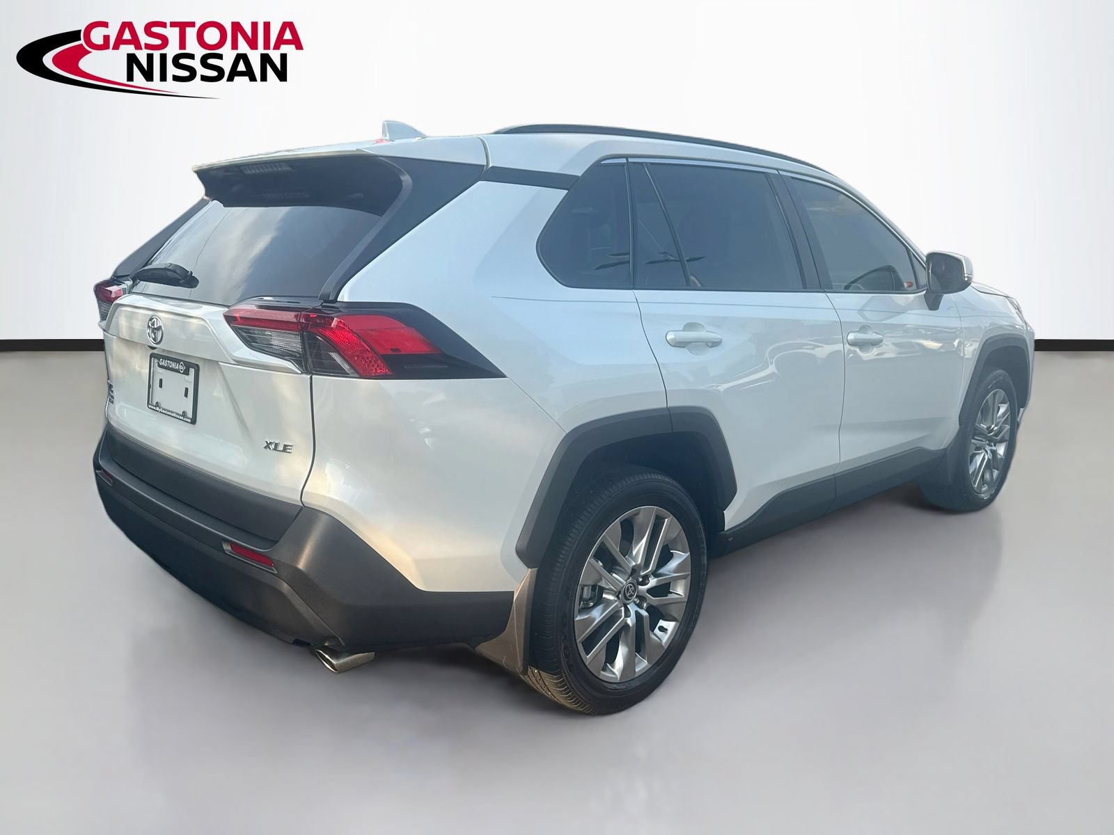 Used 2024 Toyota RAV4 XLE Premium FWD image 9