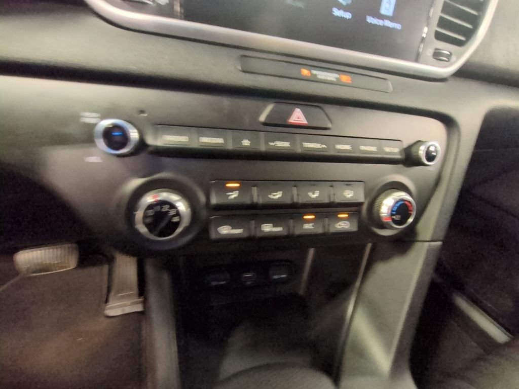Used 2021 Kia Sportage LX image 16