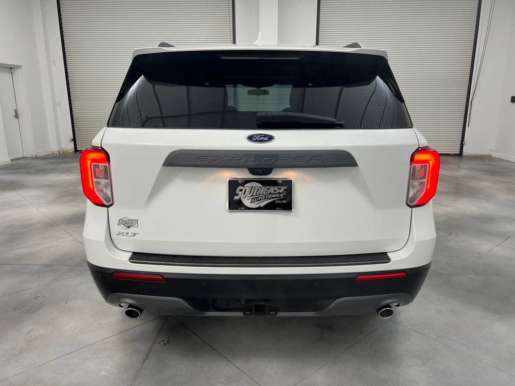 Used 2021 Ford Explorer XLT w/ Equipment Group 202A image 6
