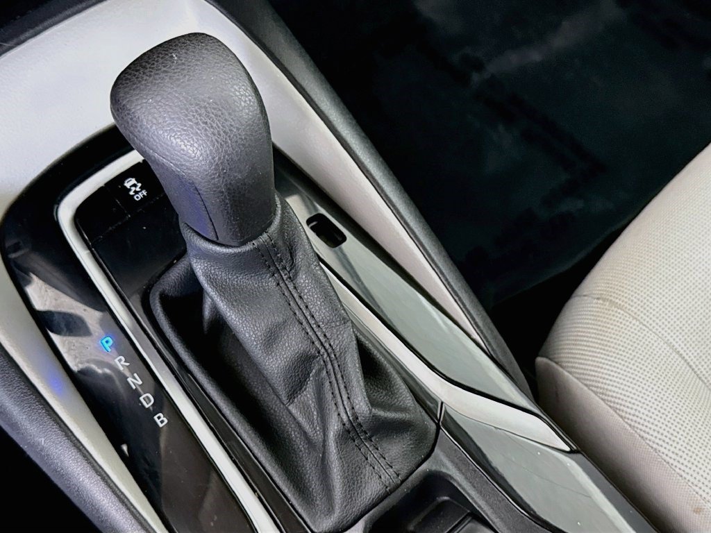 Used 2022 Toyota Corolla LE FWD image 19