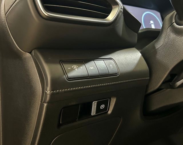 Used 2023 Hyundai Santa Fe Limited image 29