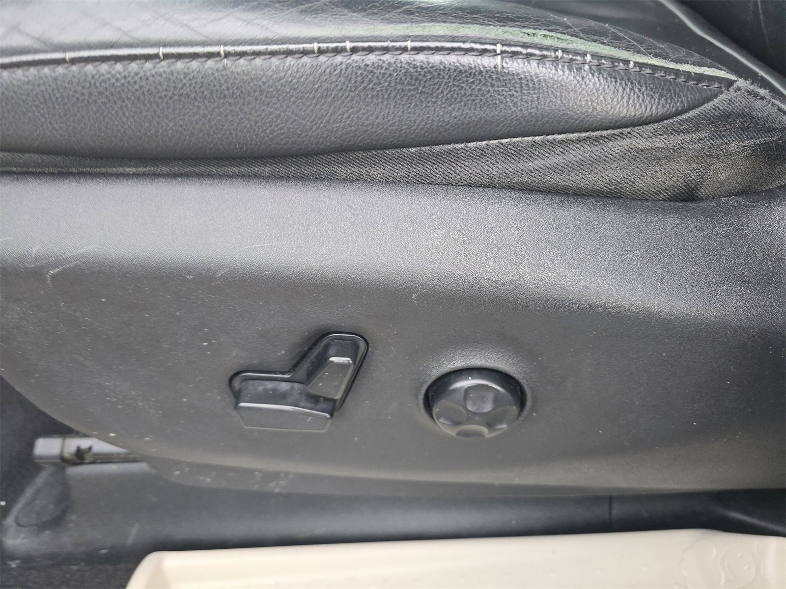 Used 2017 Chrysler Pacifica Touring-L image 14