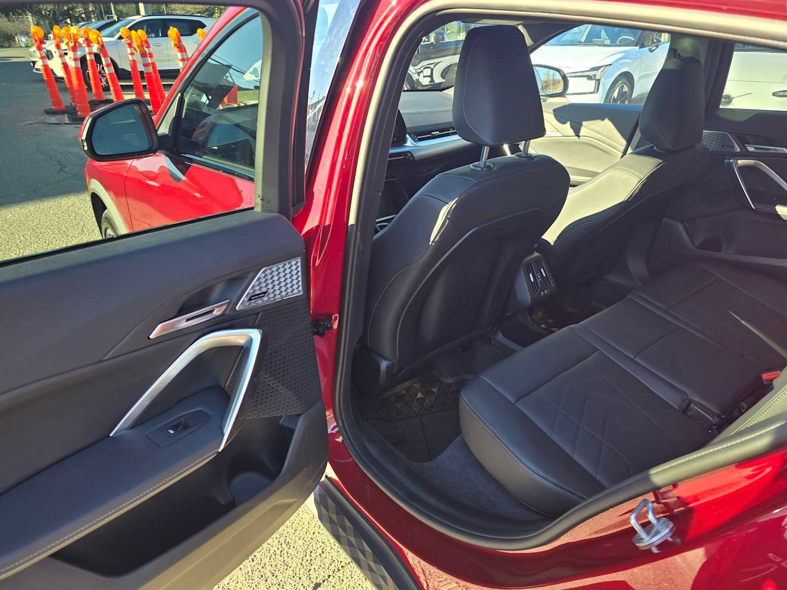 Used 2025 BMW X2 xDrive28i w/ Convenience Package image 15