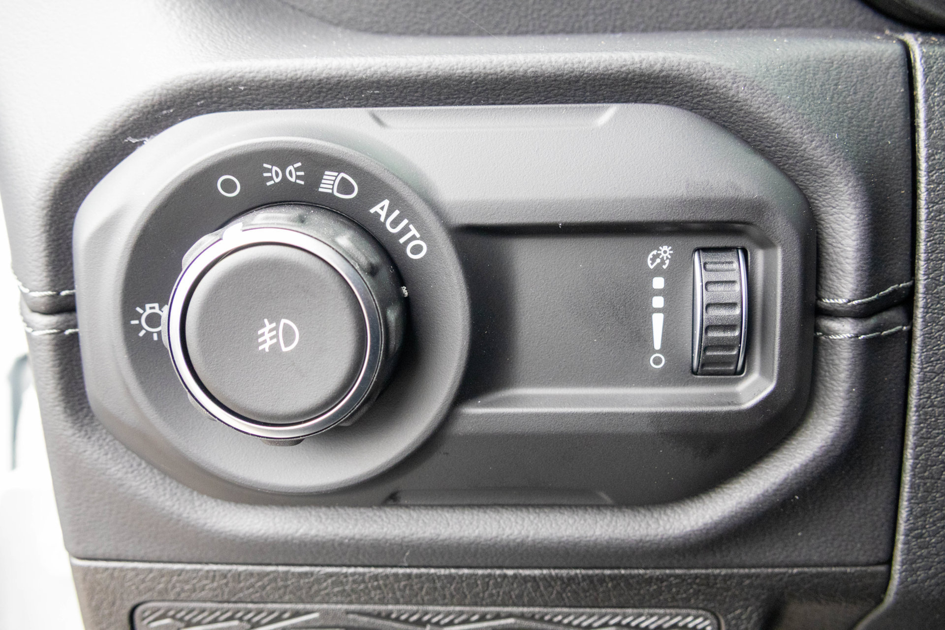 New 2027 Jeep Wrangler Unlimited Sahara AWD/4WD image 30