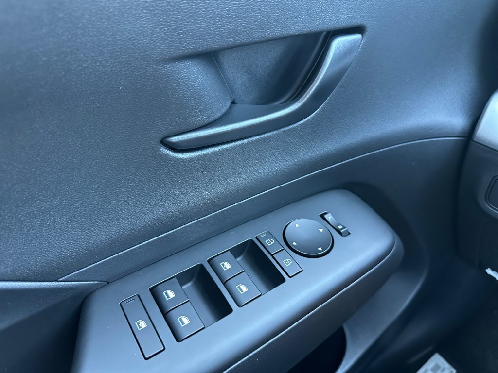 New 2027 Hyundai Kona SE FWD image 10