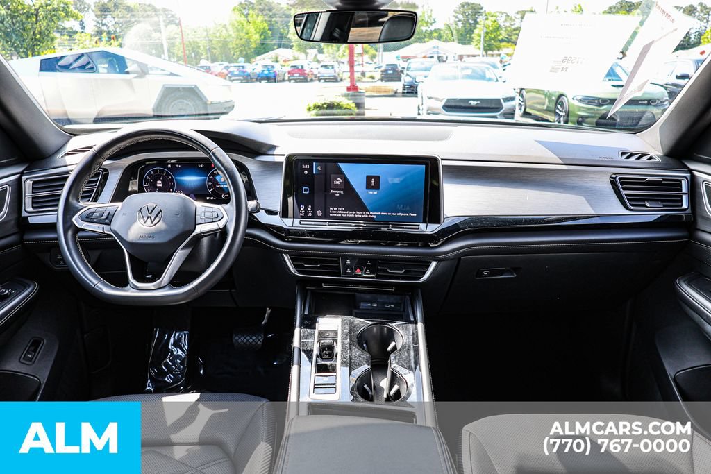 Used 2024 Volkswagen Atlas Cross Sport SE FWD image 30