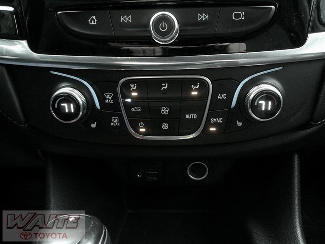 Used 2020 Chevrolet Traverse LT image 17