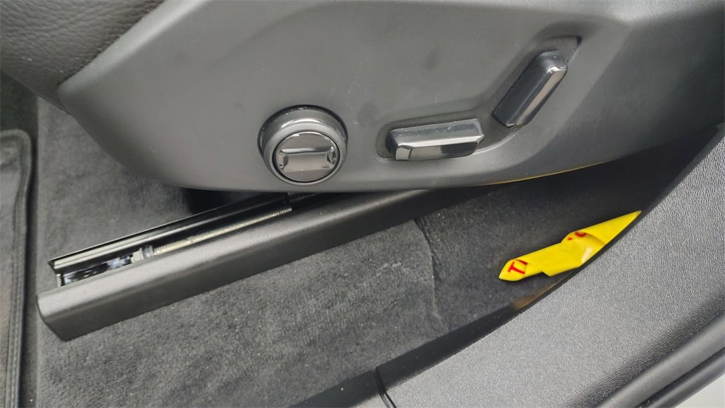 Certified 2024 Volvo XC90 T8 Plus image 10