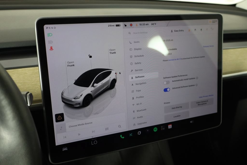 Used 2023 Tesla Model Y Long Range AWD/4WD image 33