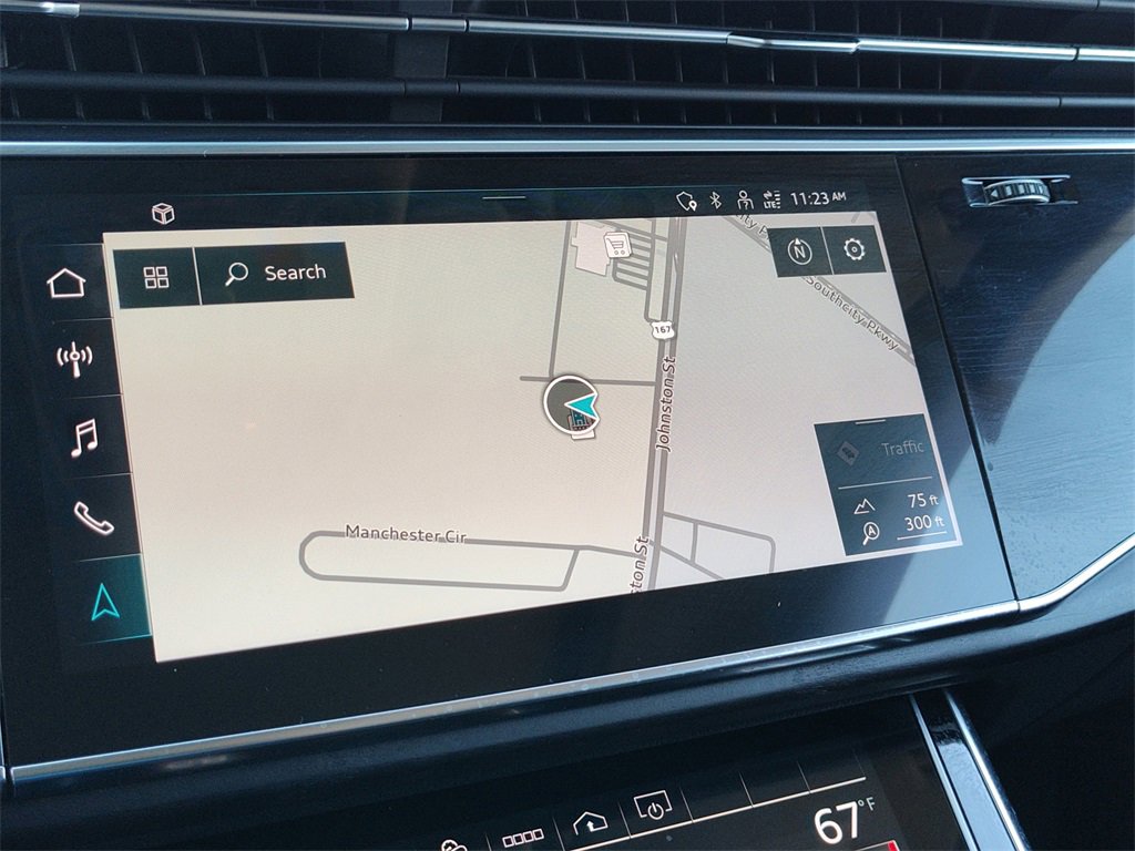 Used 2023 Audi Q8 Premium image 39