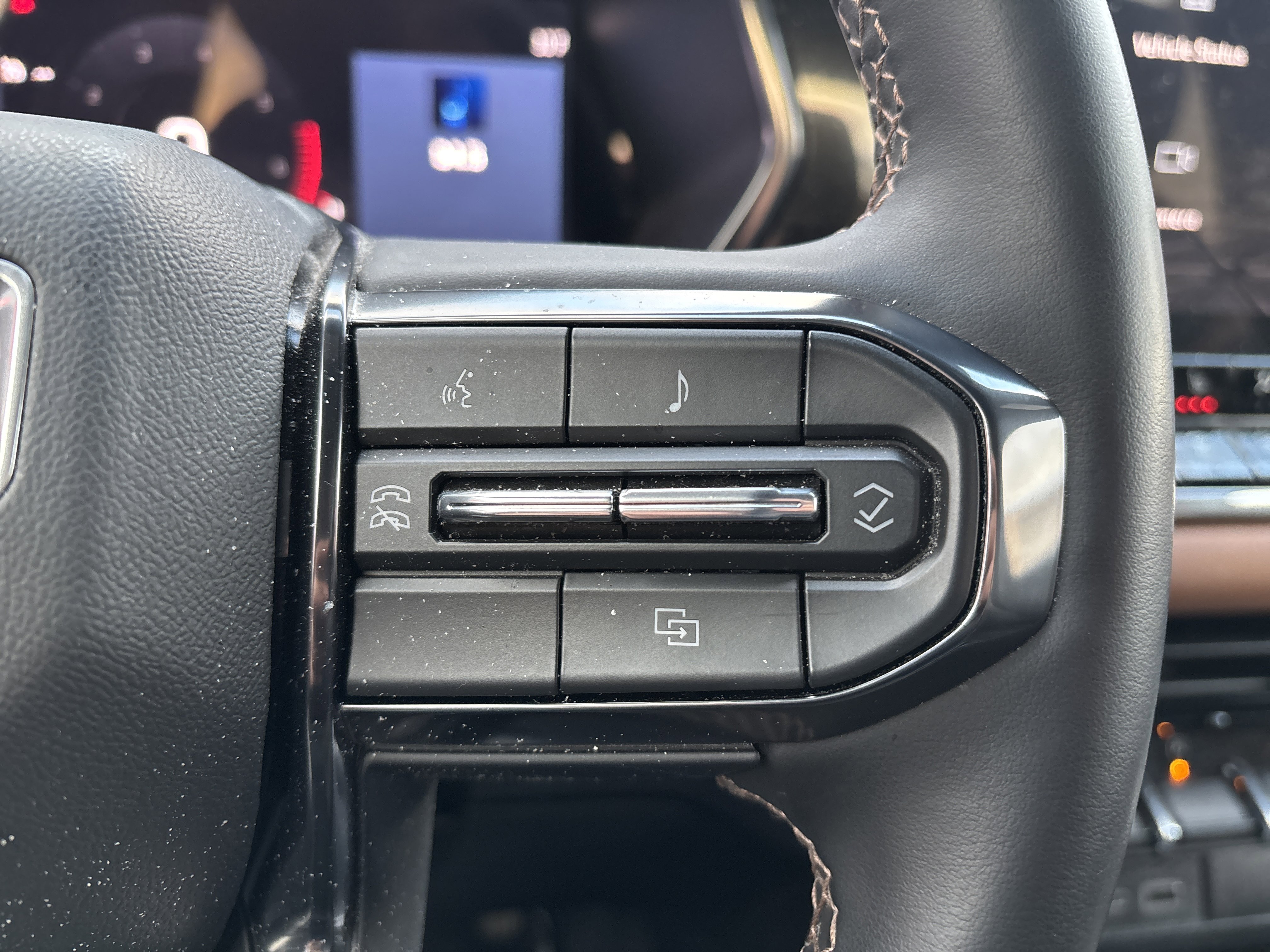 Used 2024 GMC Canyon AT4 image 19