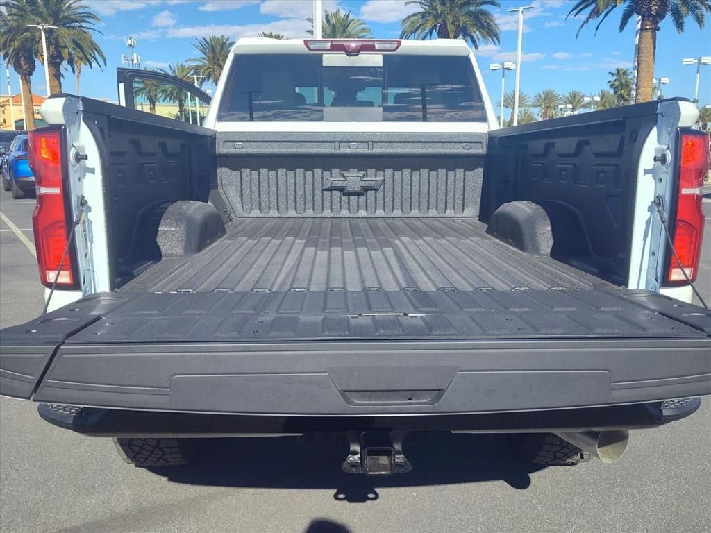 New 2026 Chevrolet Silverado 2500 ZR2 AWD/4WD image 8
