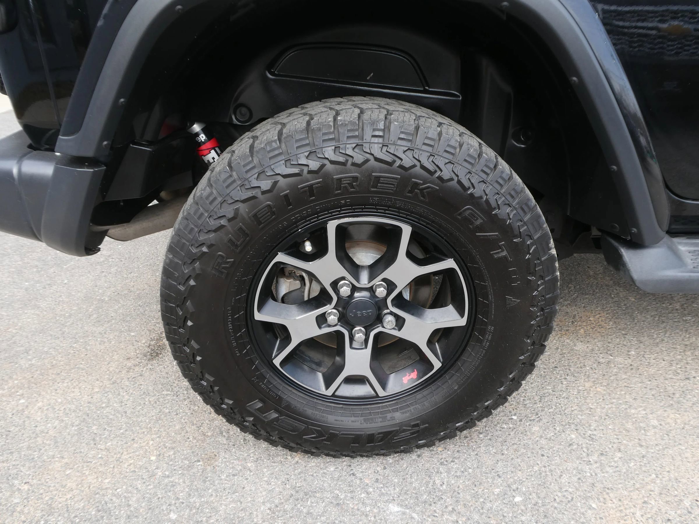 Used 2018 Jeep Wrangler Unlimited Rubicon w/ LED Lighting Group image 24