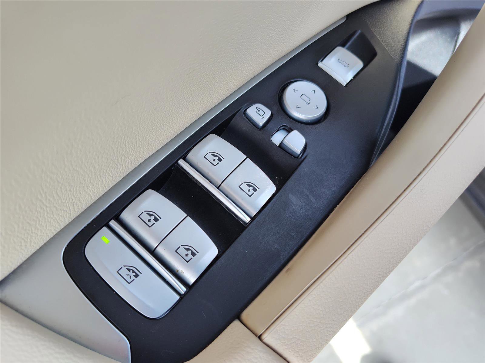 Certified 2023 BMW X3 sDrive30i w/ Premium Package image 17