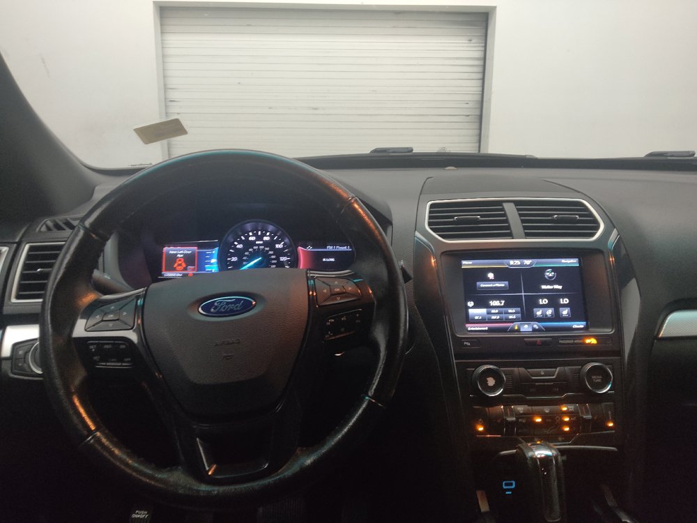 Used 2016 Ford Explorer XLT w/ Equipment Group 202A AWD/4WD image 22