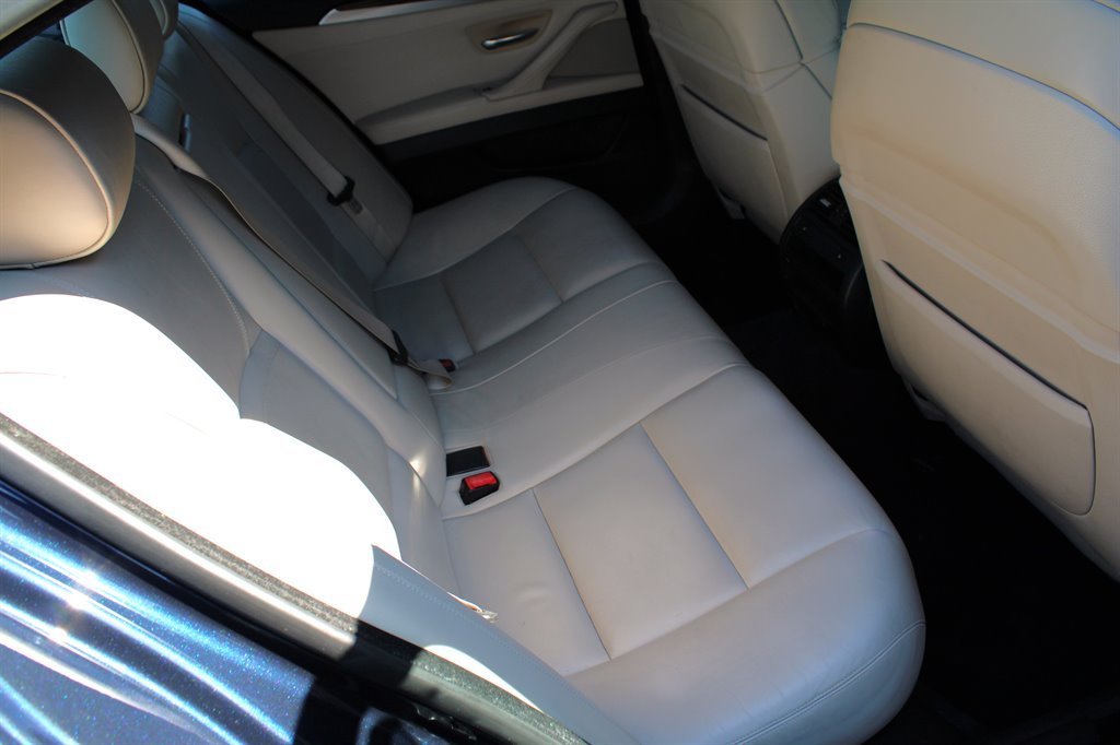 Used 2011 BMW 550i Sedan RWD image 19