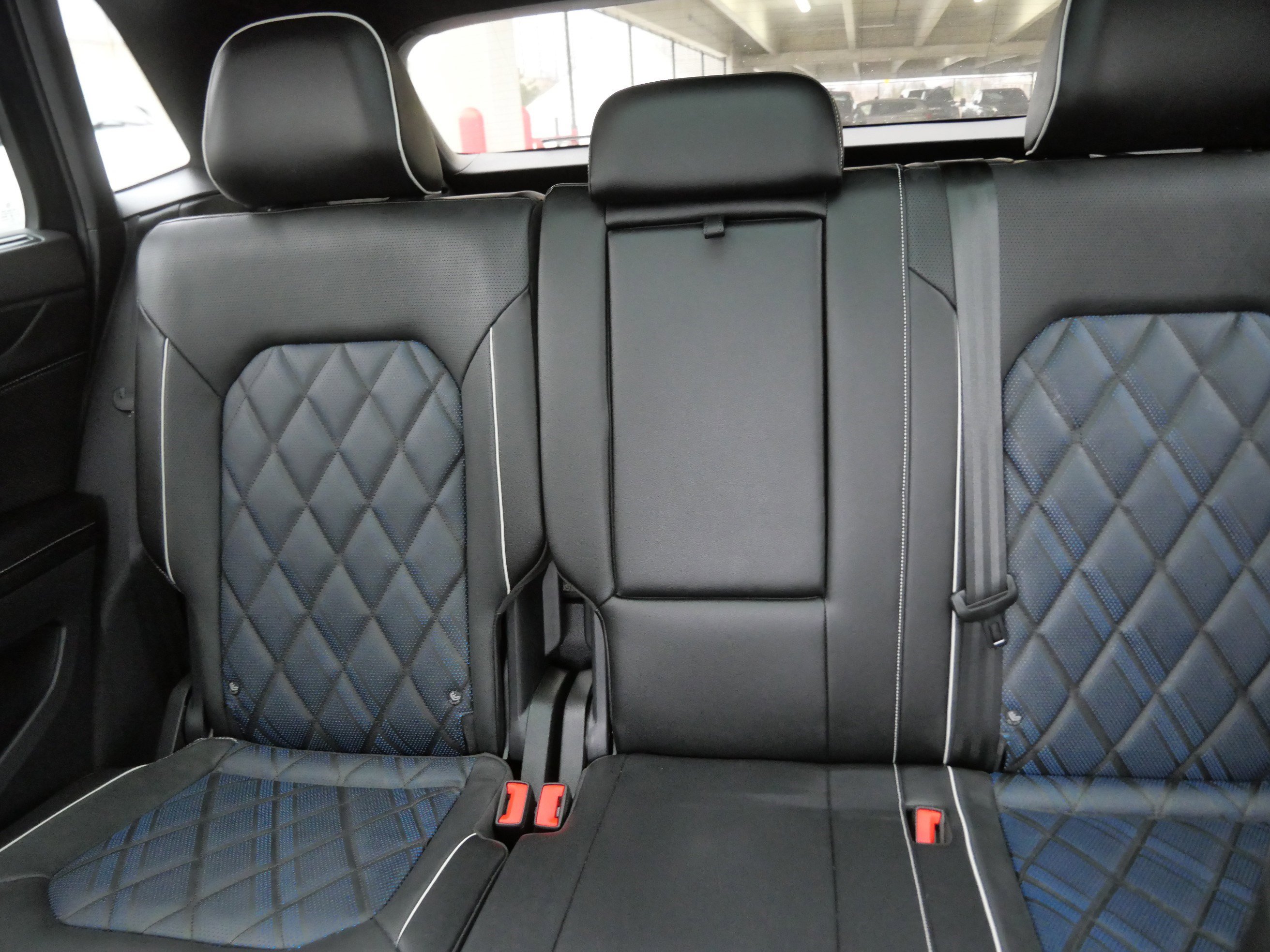 Used 2024 Volkswagen Atlas Cross Sport SEL Premium R-Line image 25