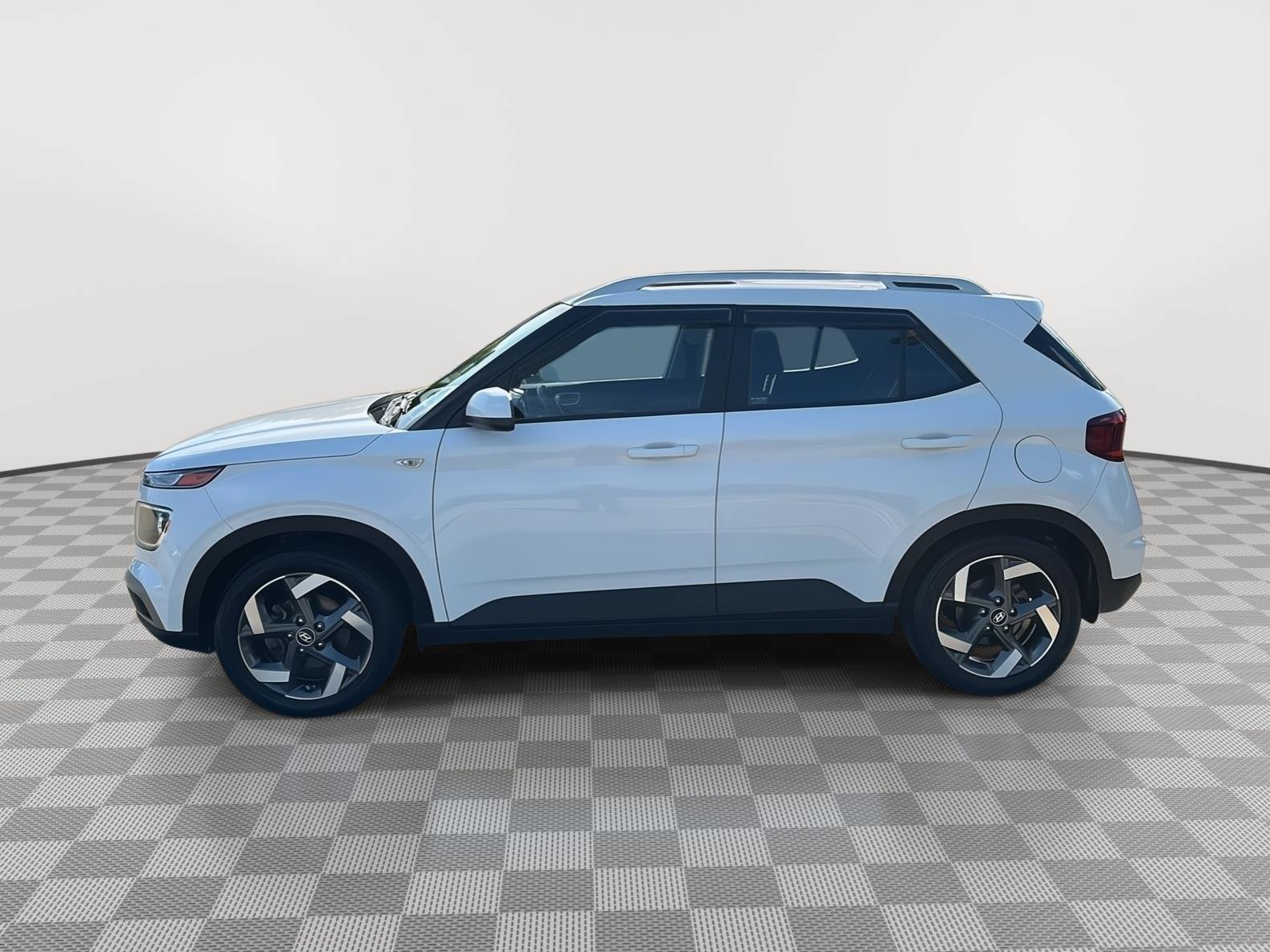 Certified 2023 Hyundai Venue SEL FWD image 9