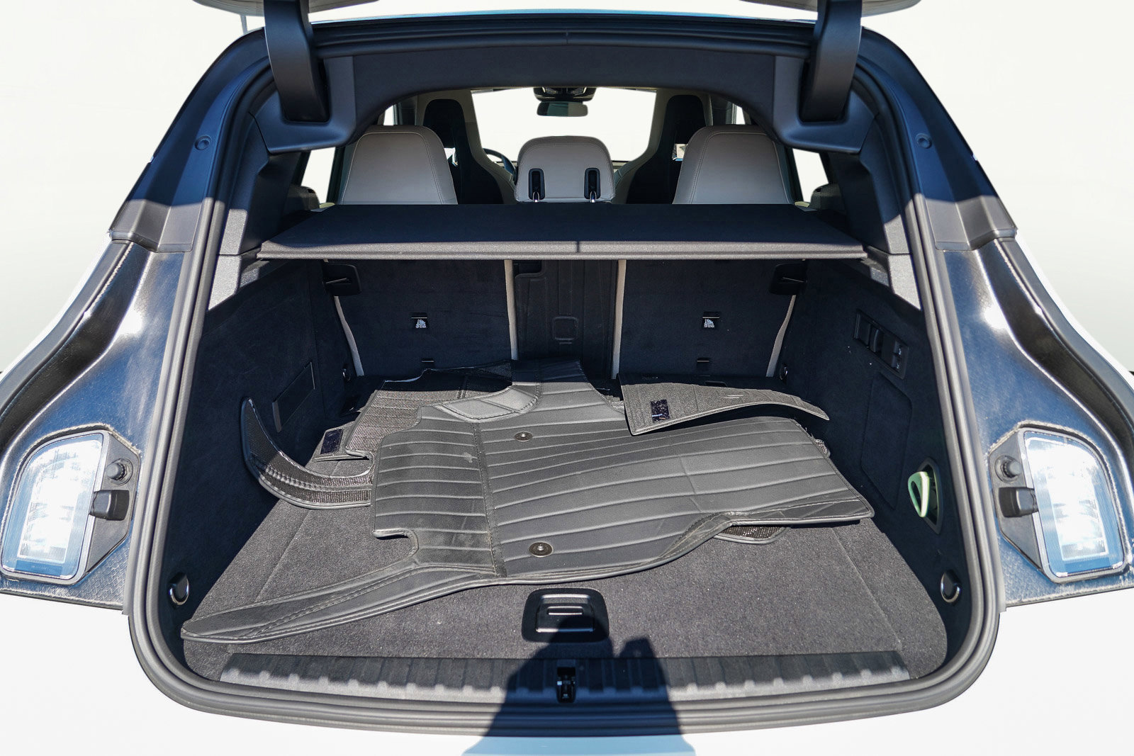 Used 2025 BMW iX xDrive50 image 52