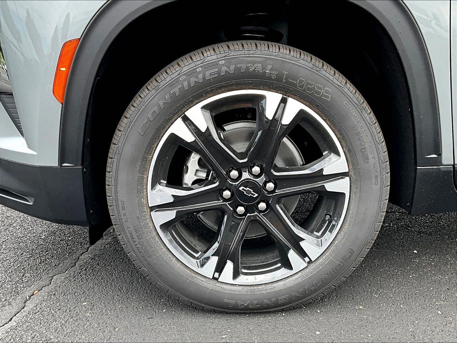 New 2027 Chevrolet Traverse LT w/ Sun and Wheel Package AWD/4WD image 24