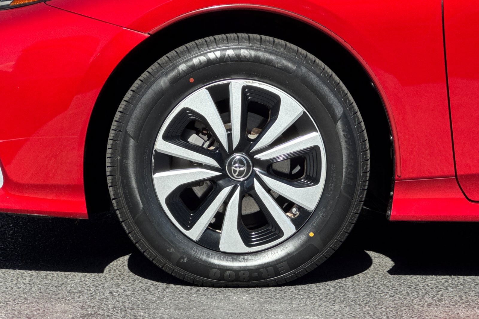 Certified 2018 Toyota Prius Prime Plus FWD image 29