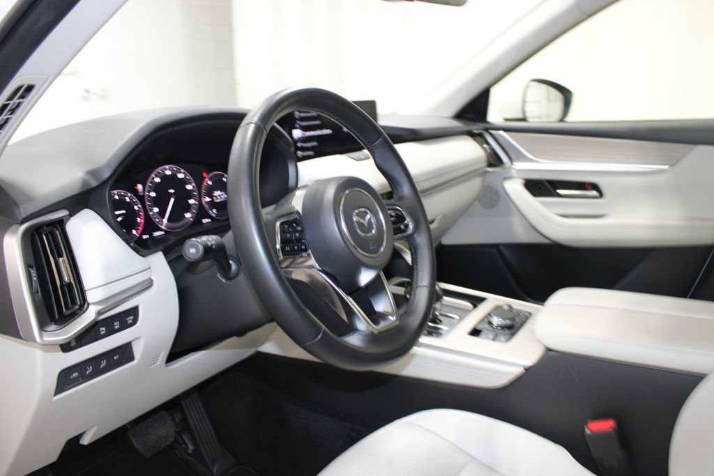 Used 2025 MAZDA CX-90 3.3 Turbo w/ Premium Plus Pkg image 16