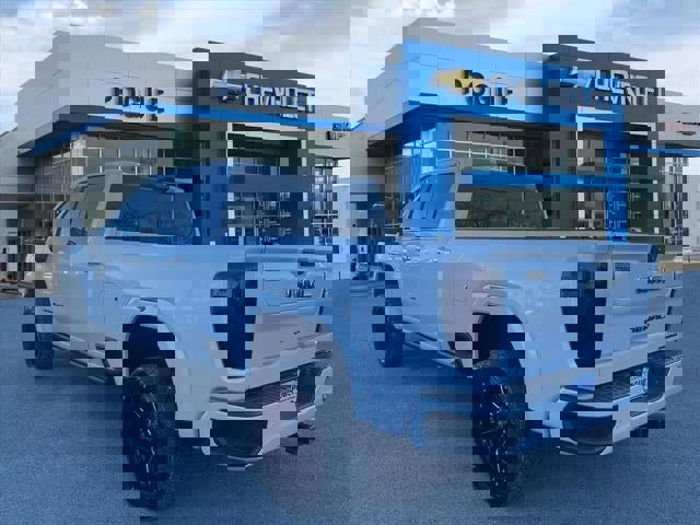 Used 2024 GMC Sierra 2500 Denali Ultimate image 3