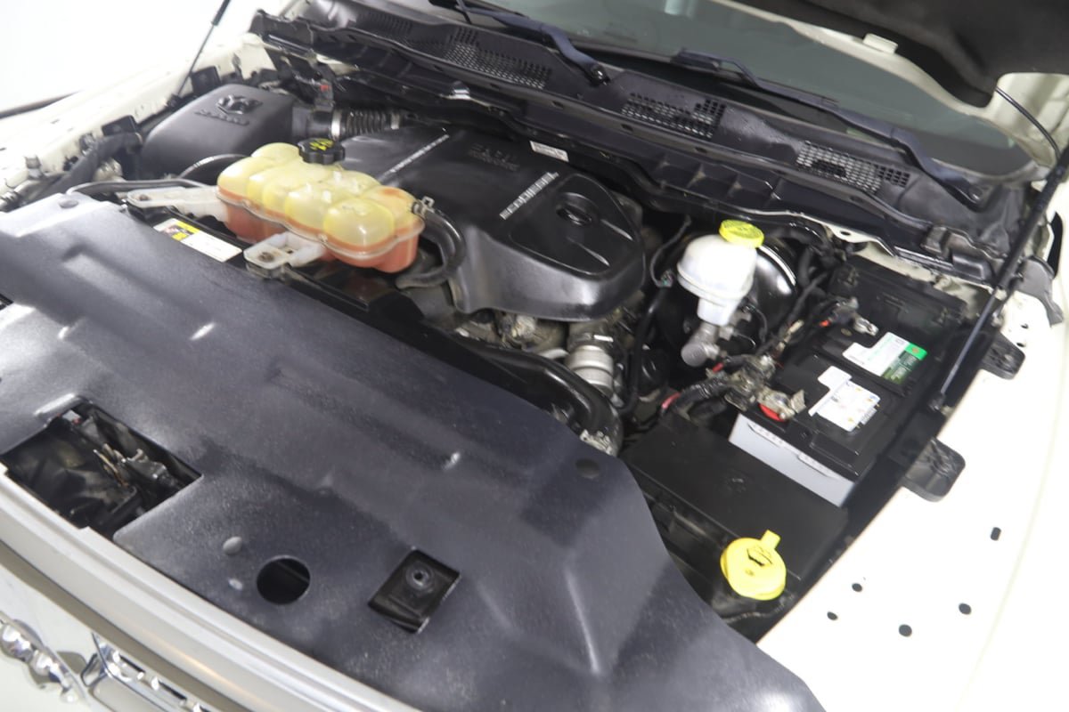 Used 2018 RAM 1500 Laramie w/ Convenience Group AWD/4WD image 17