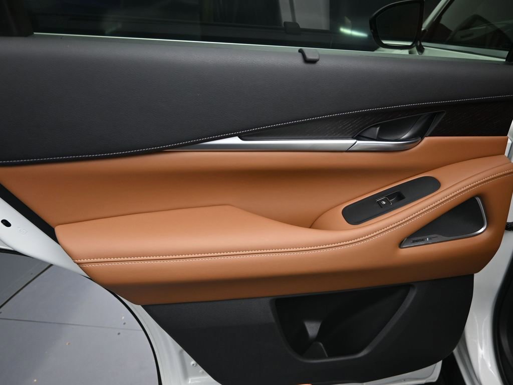 Used 2023 INFINITI QX60 Sensory w/ Vision Package image 15