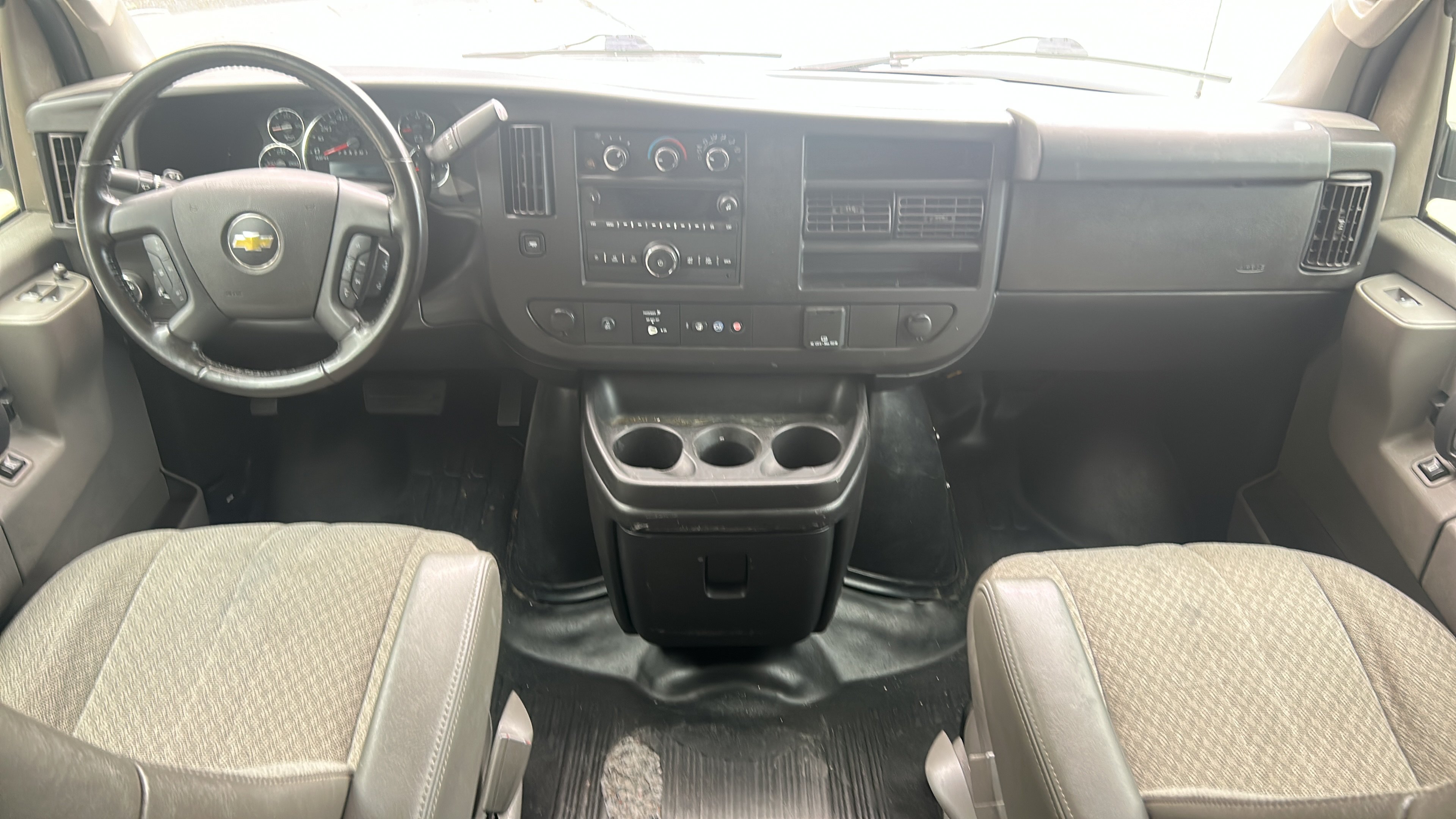 Used 2021 Chevrolet Express 2500 w/ Driver Convenience Package RWD image 19