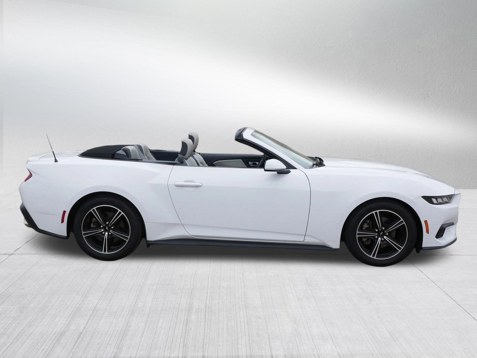 Used 2024 Ford Mustang Premium RWD image 8