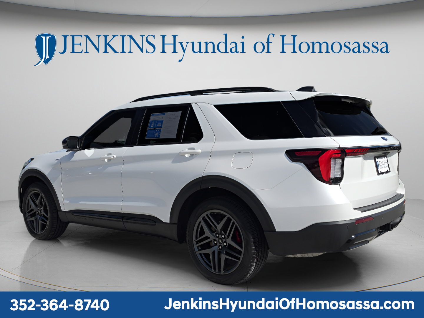 Used 2026 Ford Explorer ST-Line w/ ST-Line Street Pack AWD/4WD image 8